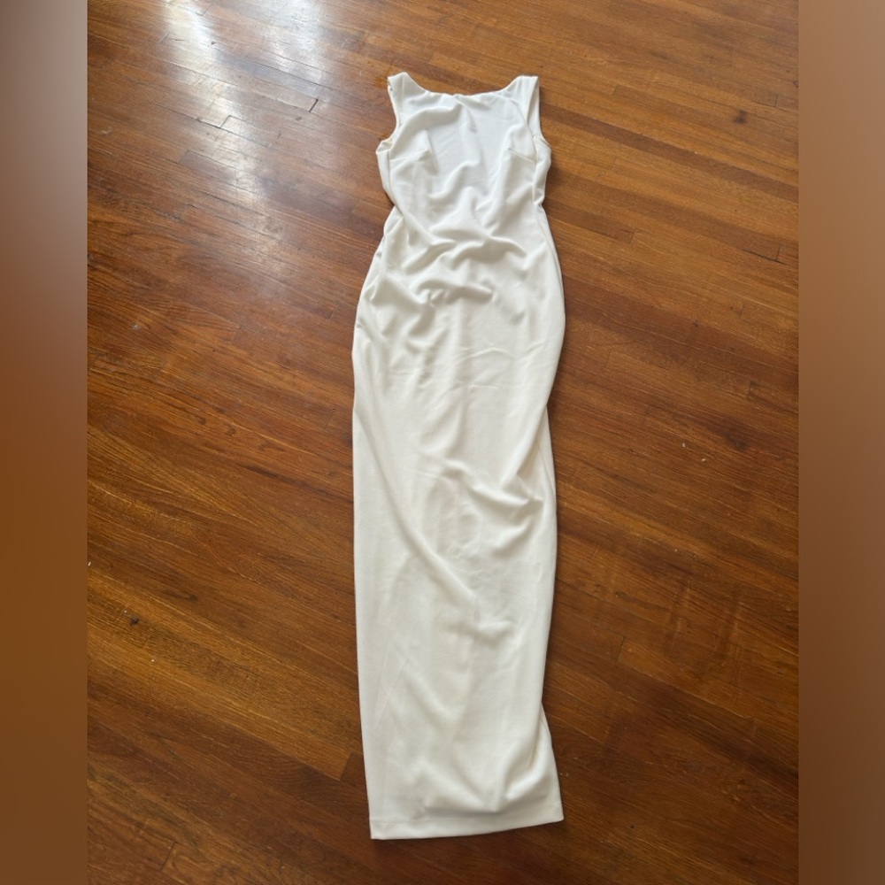 White crepe maxi like new🎂🎂